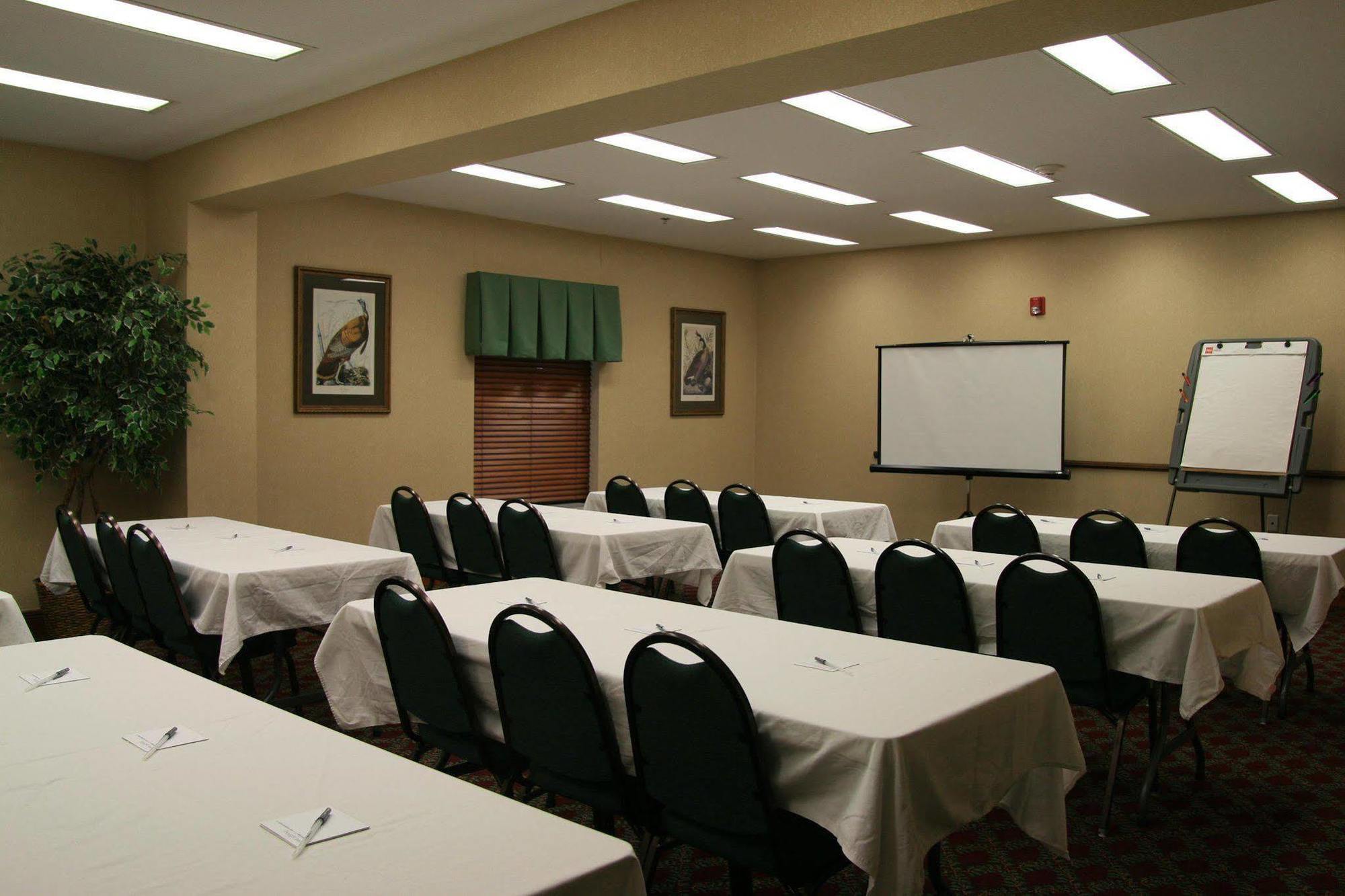 Hampton Inn Covington/Mandeville Kinh doanh bức ảnh